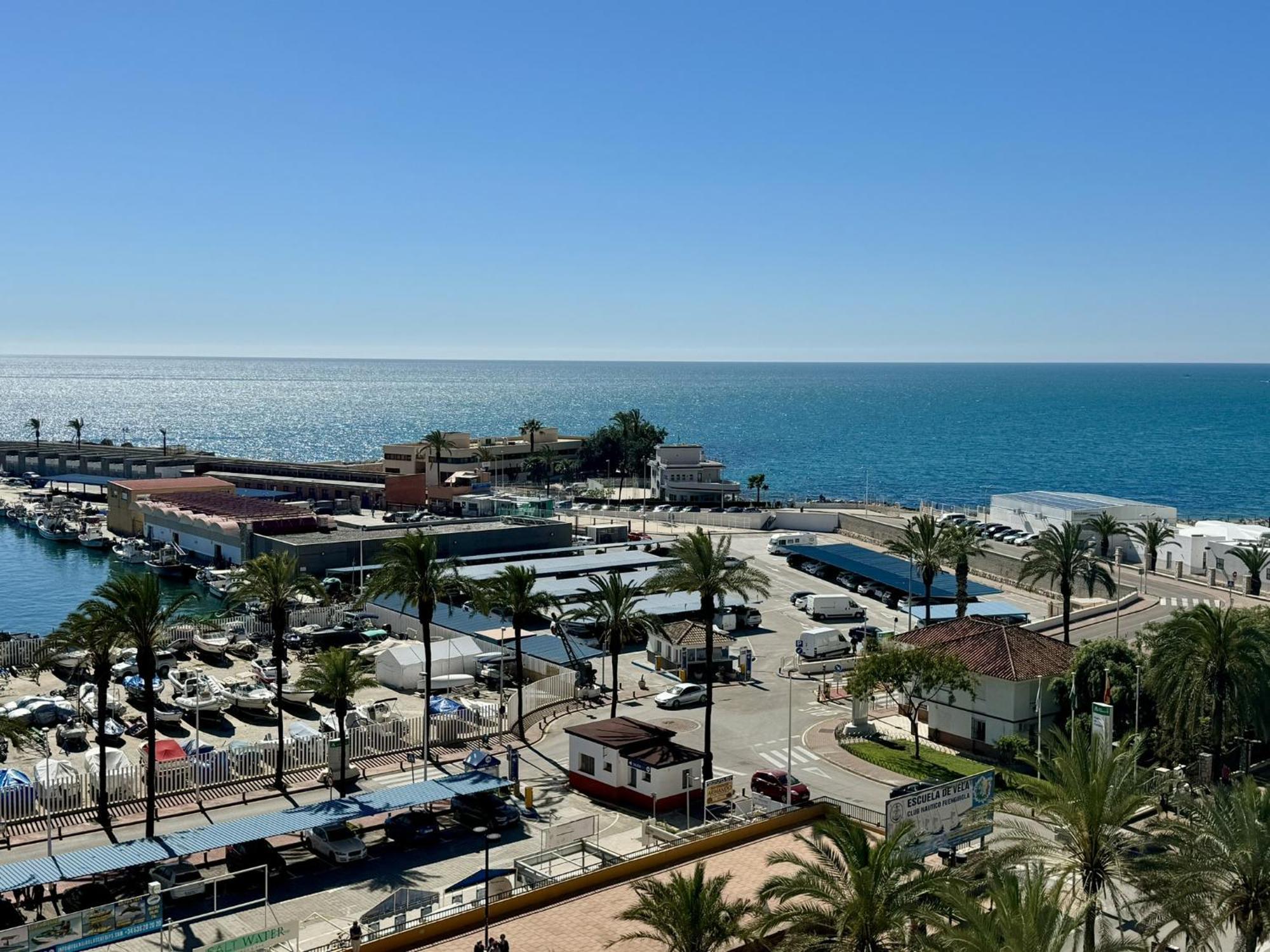 Beachfront Apartment With Terrace And Seaviews Fuengirola Exterior foto